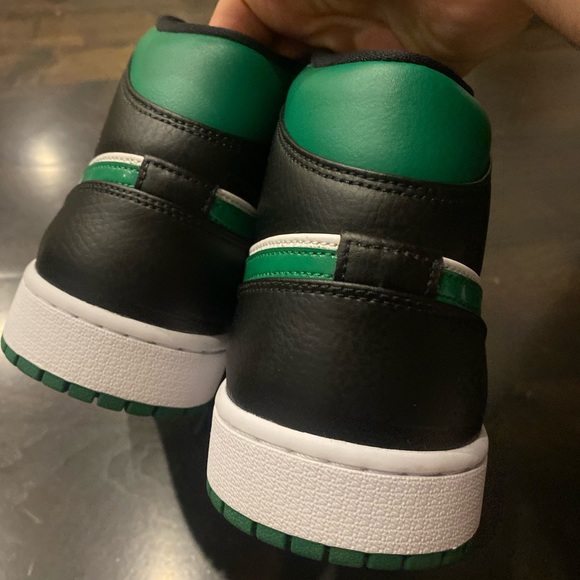 Jordan 1 Mid Green Toe Sneakers - Picture 4 of 9